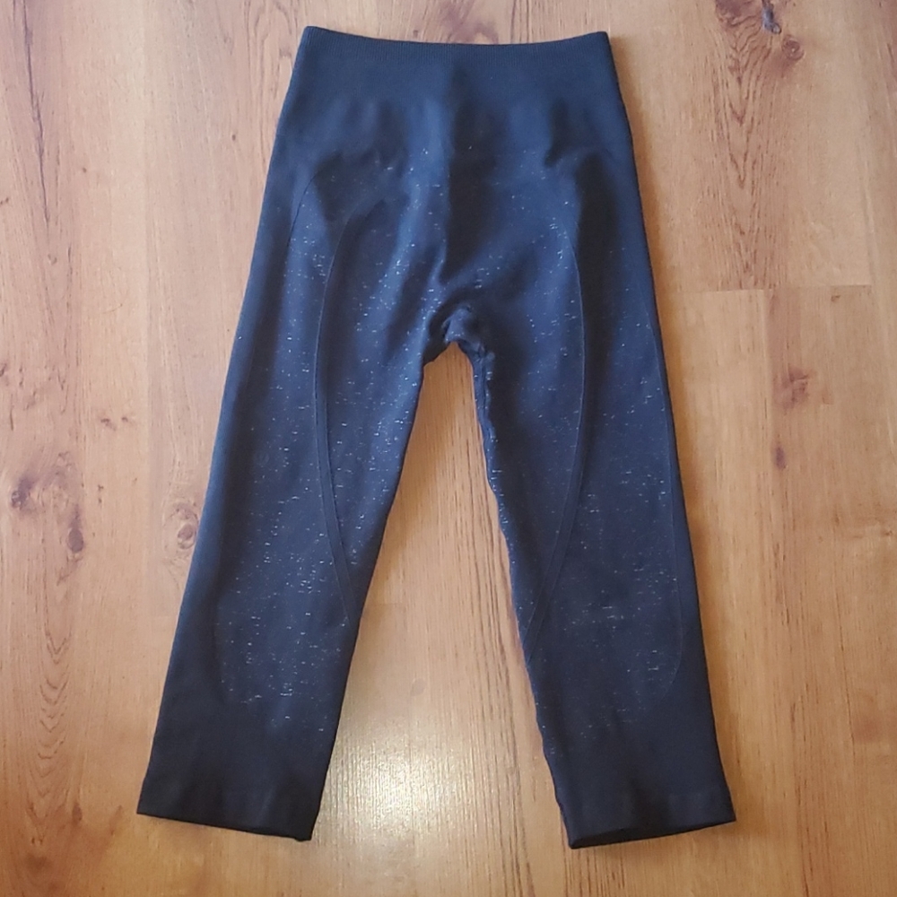 Lululemon athletica cropped leggings - Picture 2 of 5